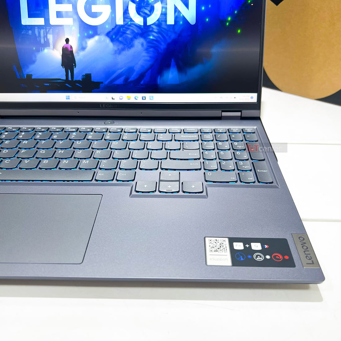 Bàn phím và TouchPad nhanh nhạy, mượt mà