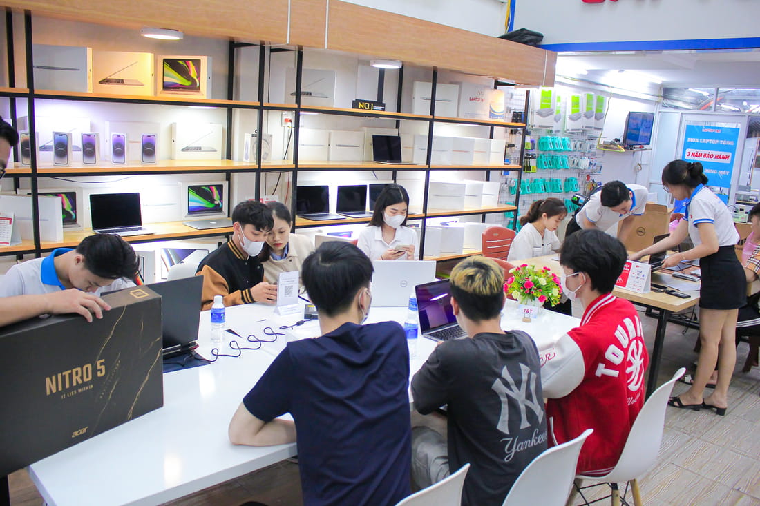 Mua Laptop Laptop LG Gram Style 2023 giá tốt tại T&T Center