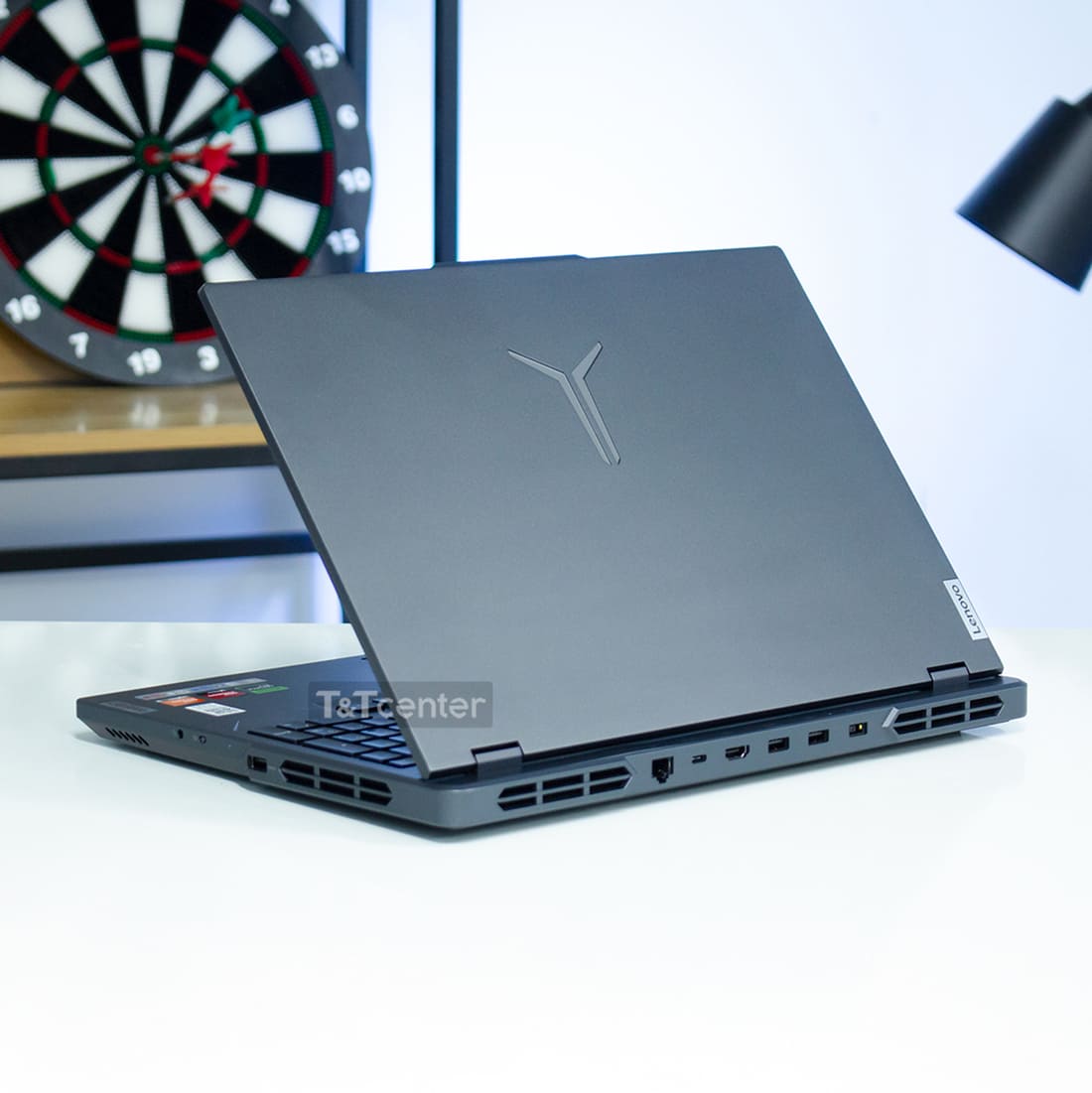 Thiết kế mạnh mẽ, ấn tượng