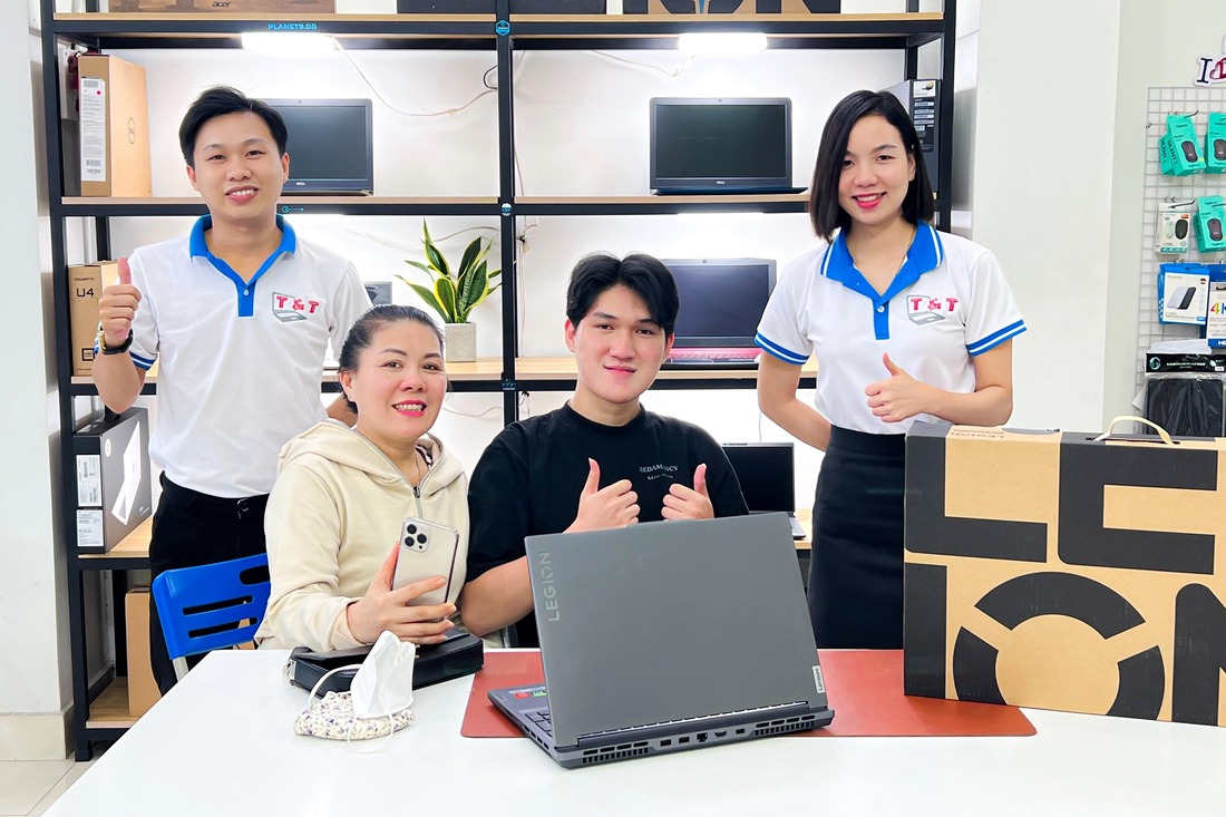 Mua Lenovo Legion Pro 7 16IRX8H tại T&T Center