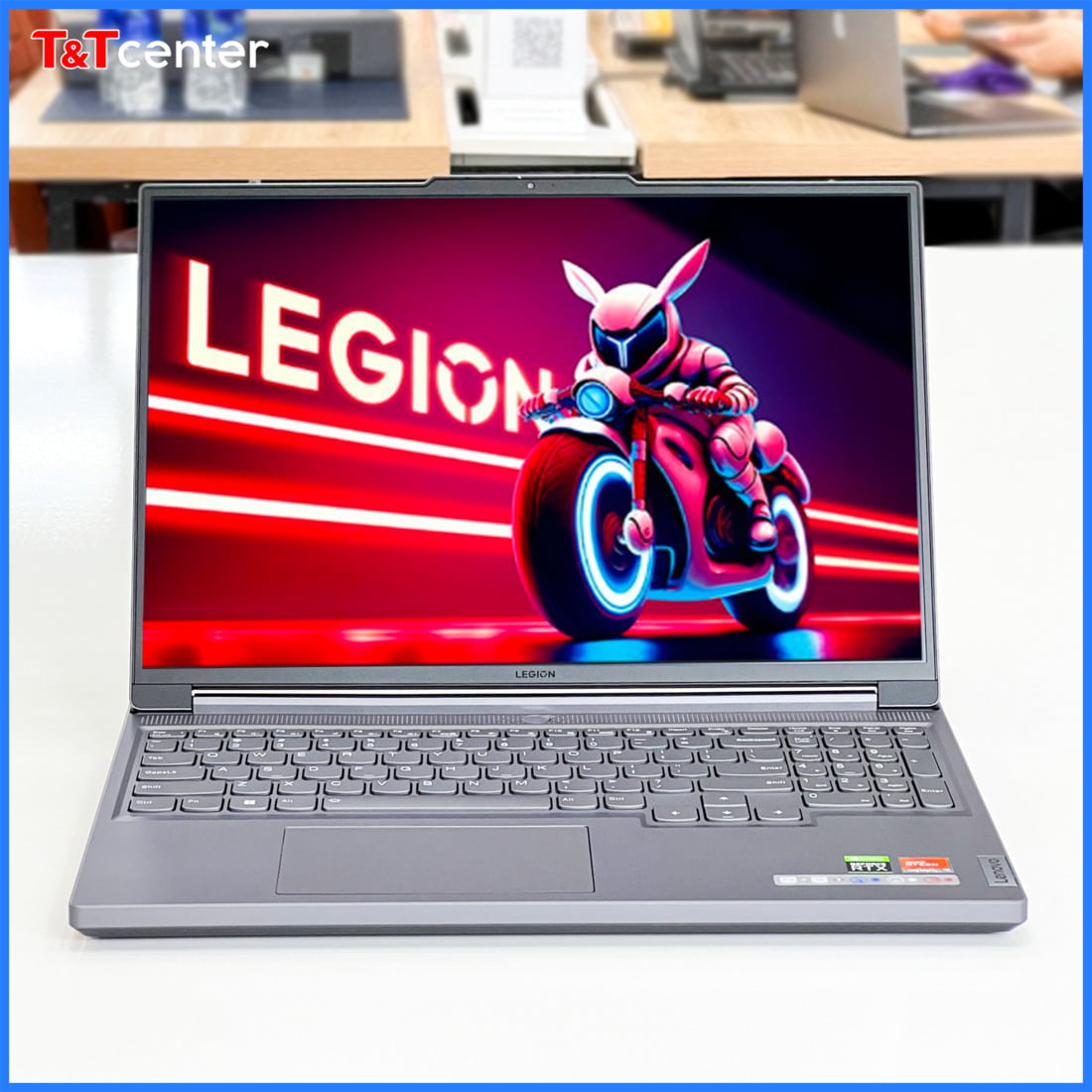 Màn hình 16 inch, hiển thị hình ảnh sắc nét