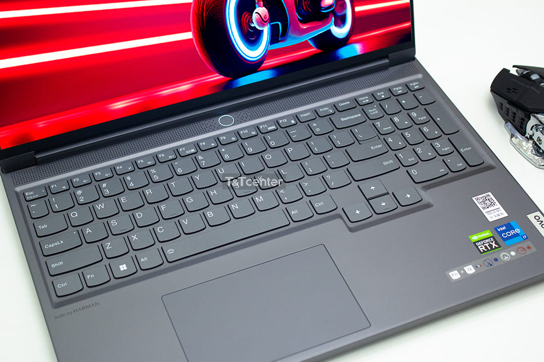 Lenovo Legion Slim 7 Y9000X – Bàn phím và cổng kết nối