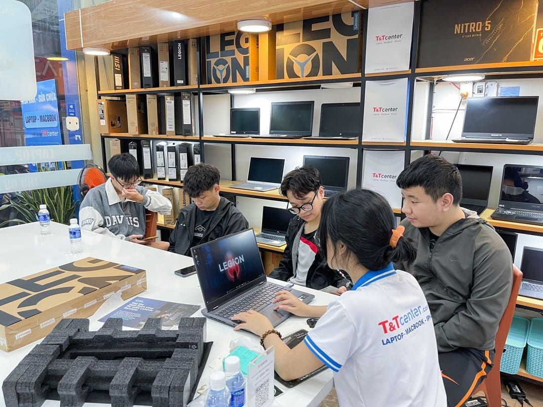 Sở hữu Laptop Lenovo Slim 7 Pro X với mức giá hấp dẫn nhất tại T&T Center