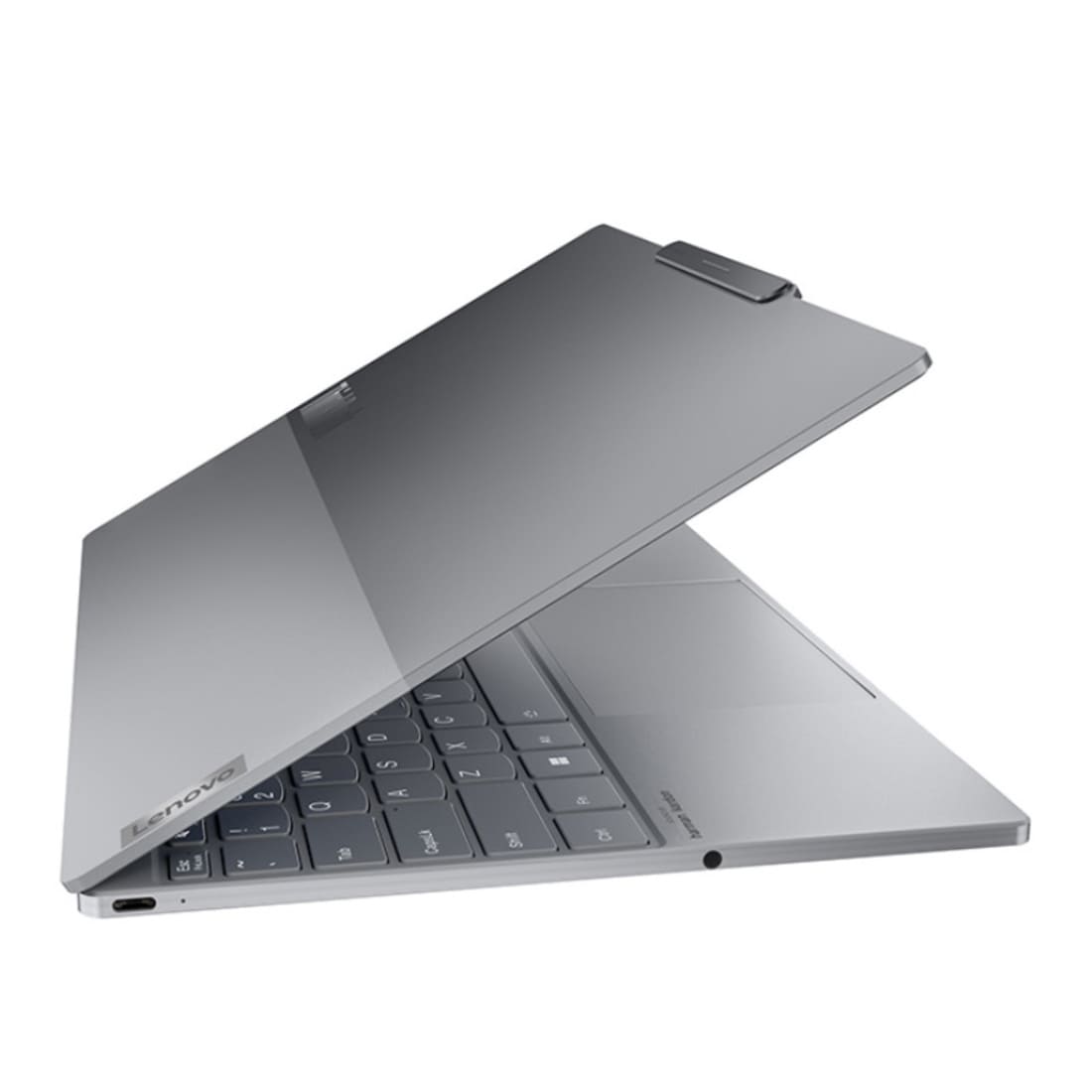 RAM 32GB & SSD 1TB – Không gian làm việc rộng mở