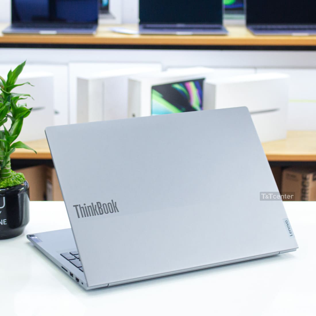 Thiết kế hiện đại, bền bỉ – Mỏng nhẹ tiện di động