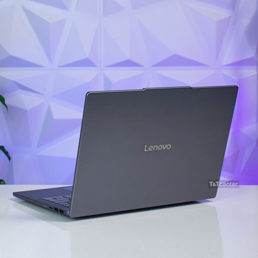 Thiết kế nhôm nguyên khối – Sang trọng, mỏng nhẹ