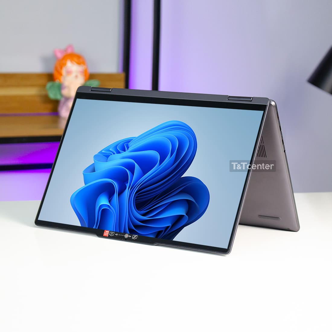 Thiết kế linh hoạt 2-in-1 - sang trọng, hiện đại