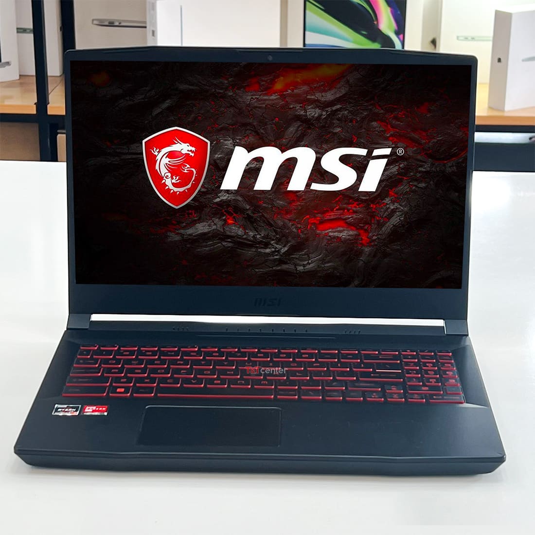 Màn hình sống động, mượt mà