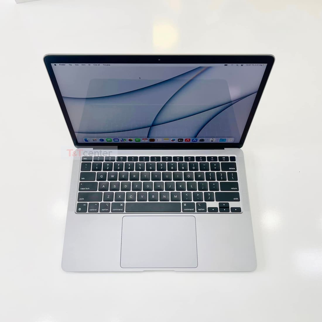 Bàn phím mới, loa Dolby Atmos