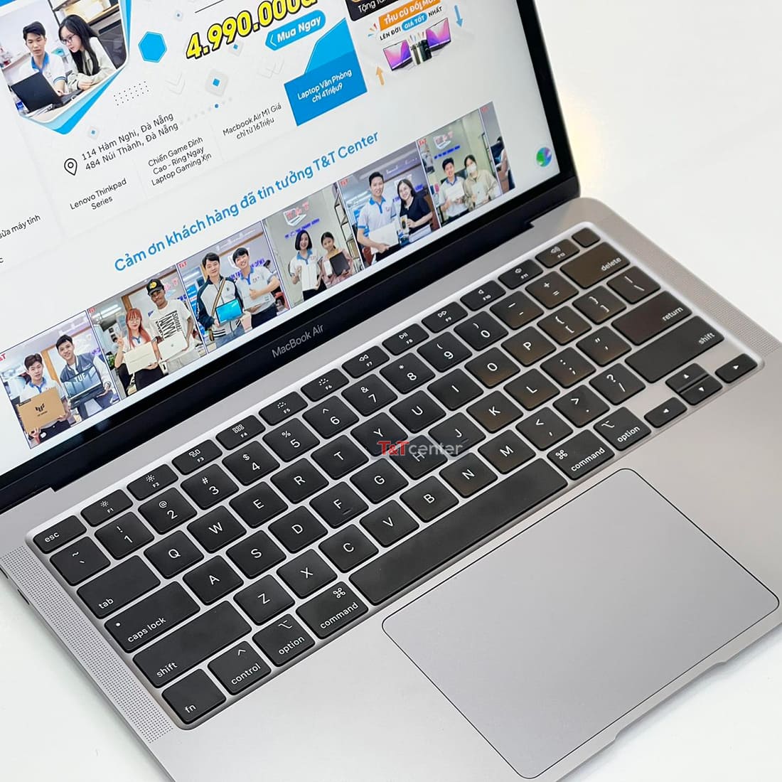 Bàn phím nhanh nhạy và êm ái, tính năng bảo mật Touch ID hiện đại