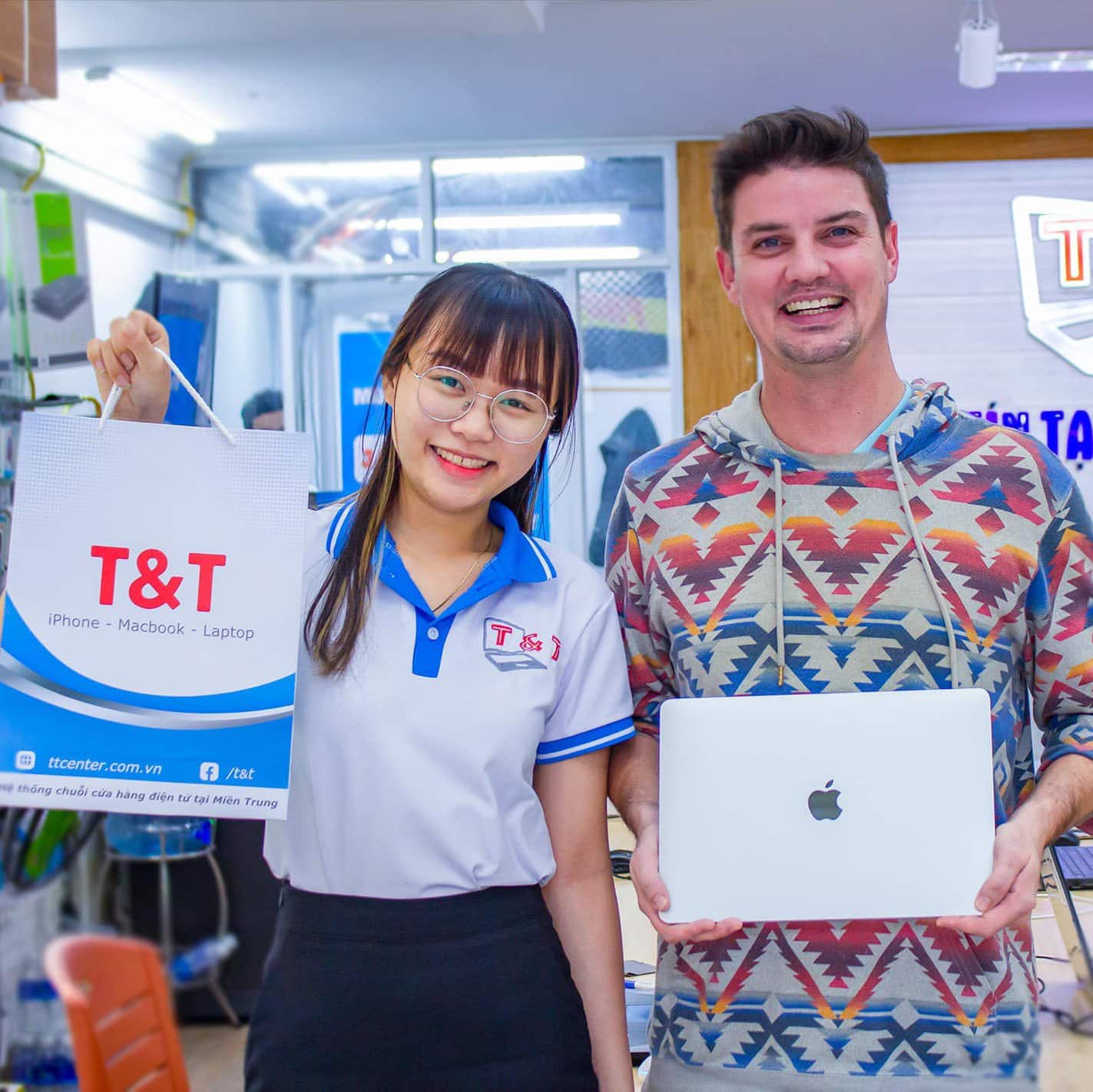 Mua MacBook Air 2020 Core i5 8GB Ram SSD 256GB giá tốt tại T&T Center