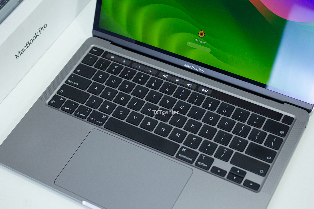 Bàn phím Magic Keyboard và Touch Bar hiện đại