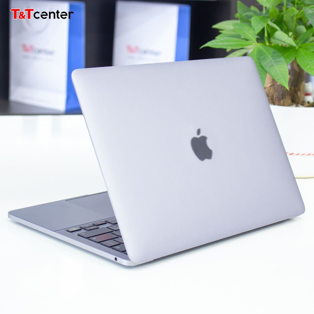 Hiệu năng vượt trội với chip Apple M1