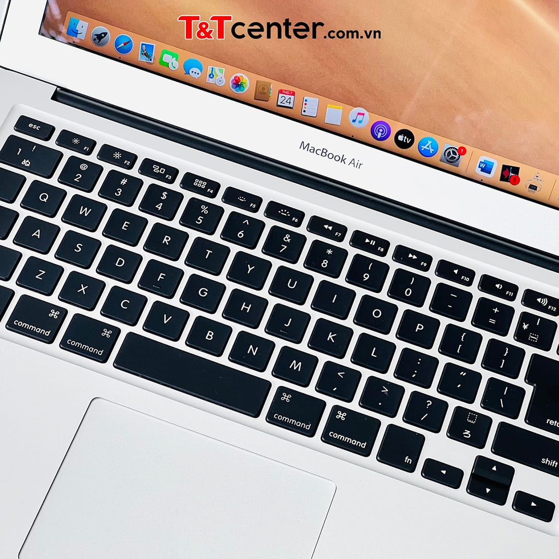Bàn phím và TouchPad nhanh nhạy