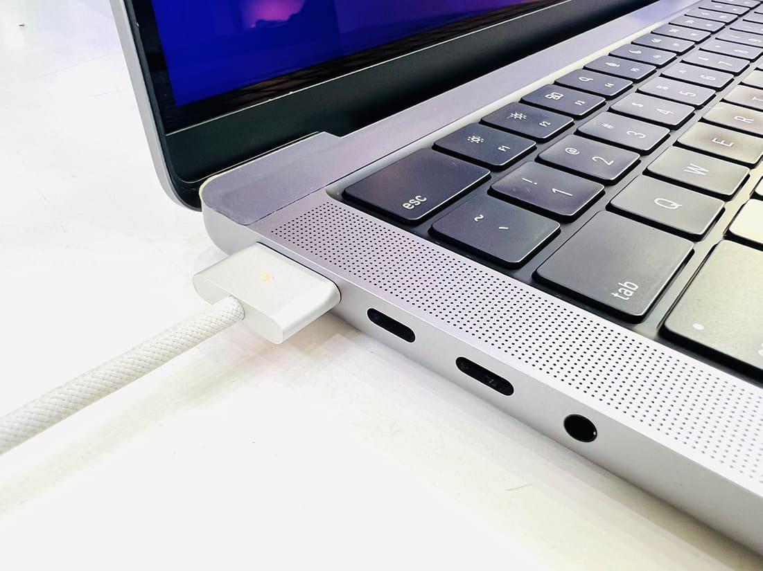 Sự quay trở lại của MagSafe, cùng sự xuất hiện của tấm nền màn hình mini LED