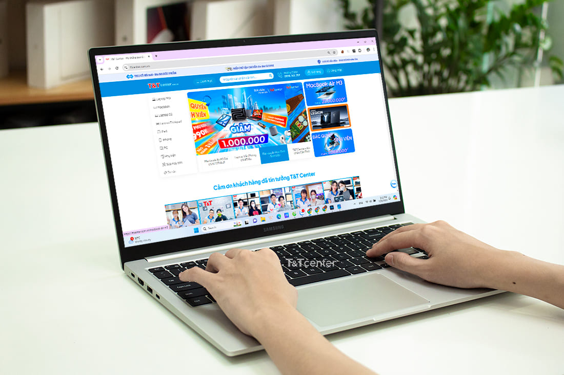 Trang bị bàn phím và Touchpad nhanh nhạy