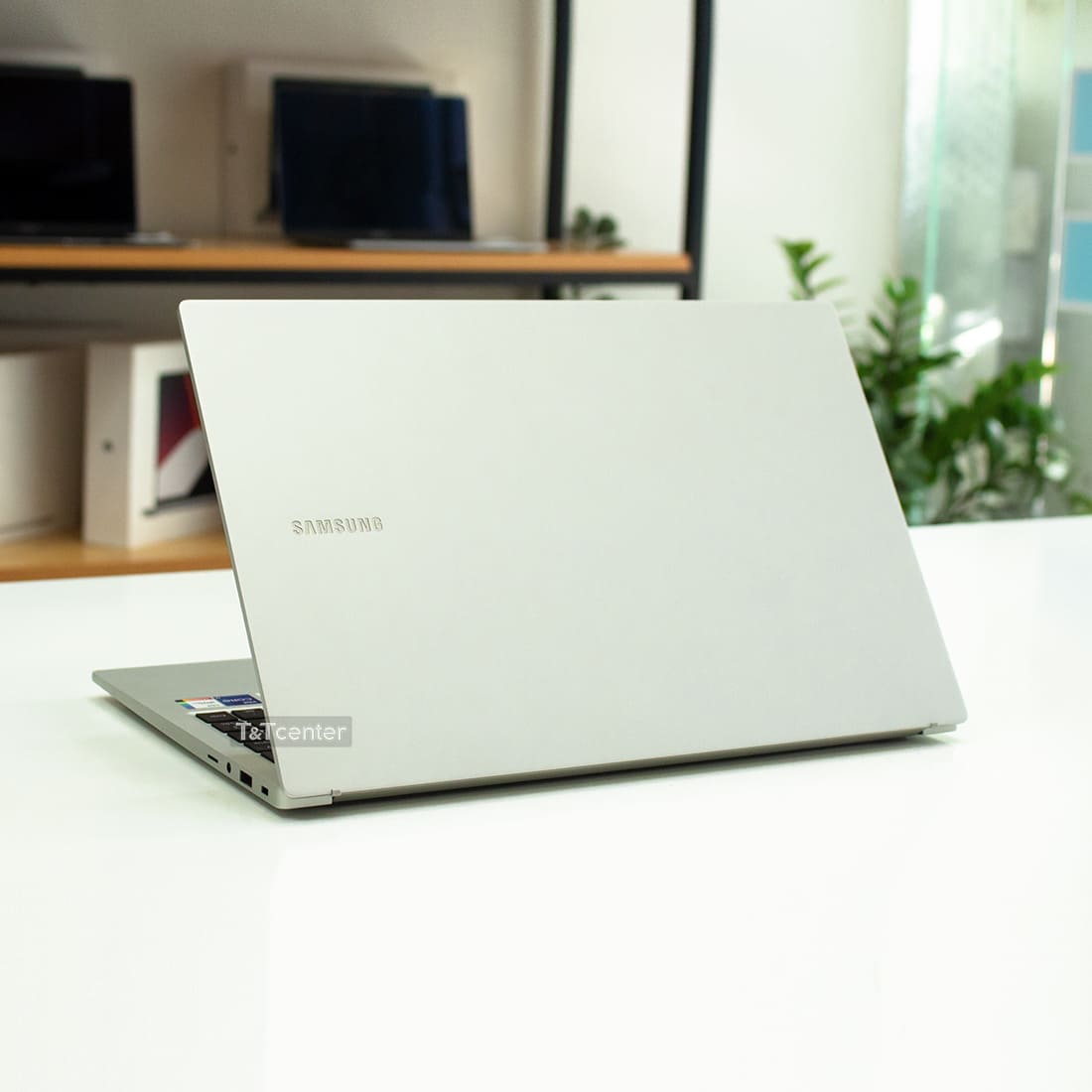 Thiết kế mỏng nhẹ, linh hoạt