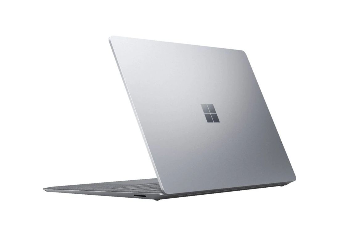 Ngoại hình tinh tế chiếm trọn ánh nhìn