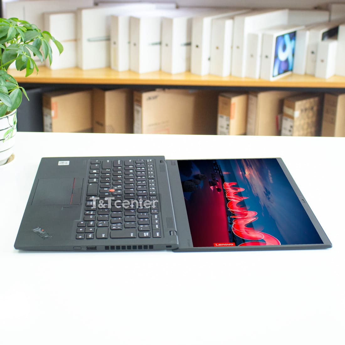 Vì sao nên mua ThinkPad X1 Carbon Gen 8 Core i7 16GB 256GB?