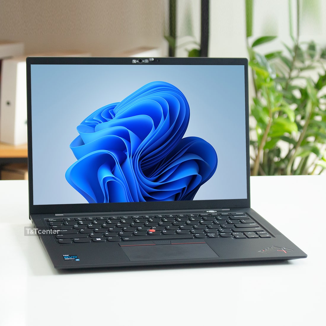 1.1 Hiệu năng cực kì mạnh mẽ