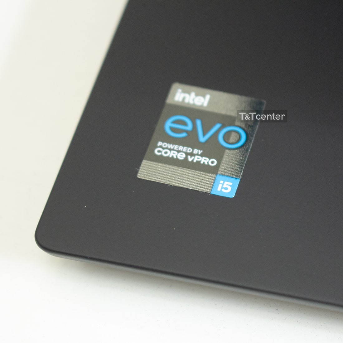 Hiệu năng vượt trội với con chip Intel Evo