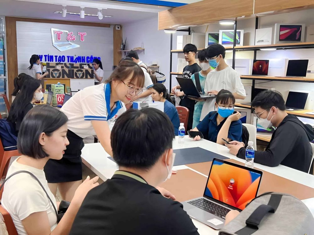 Mua laptop ThinkPad X1 Titanium Yoga cũ giá rẻ tại T&T Center