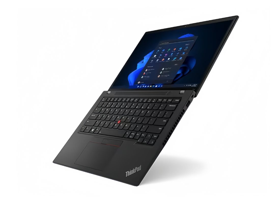 Bàn phím êm, touchpad rộng rãi