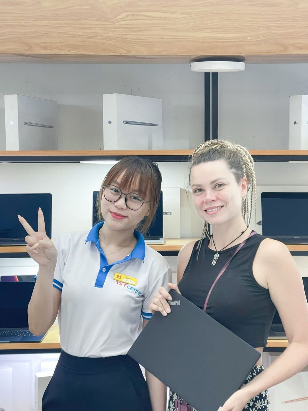 Mua ngay Laptop doanh nhân Thinkpad X1 Carbon Gen 12 | Core Ultra 7 165U 64GB 512GB Intel Arc graphics 14'' FHD Touch 5G giá tốt, bảo hành dài lâu tại T&T Center 