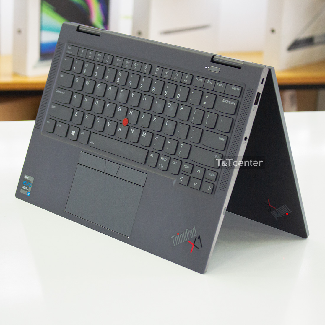 Trang bị bàn phím thế hệ mới thiết kế cao cấp