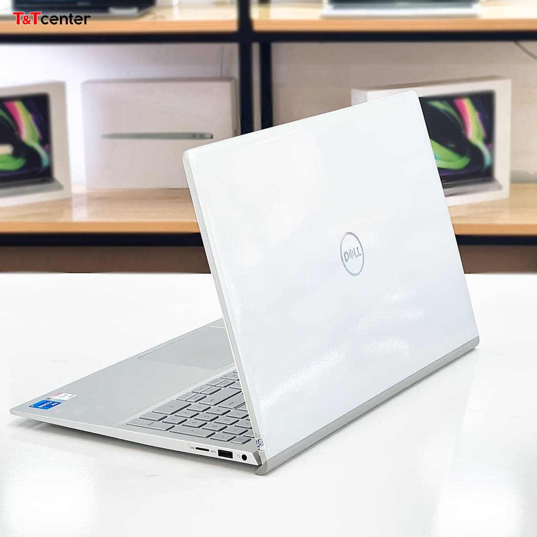 Vì sao nên mua Laptop Dell Inspiron 5502? 