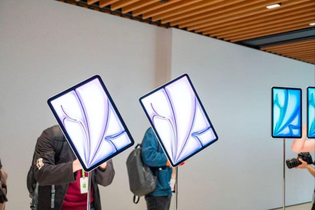 Bổ sung màn hình phiên bản 13 inch mới nhất