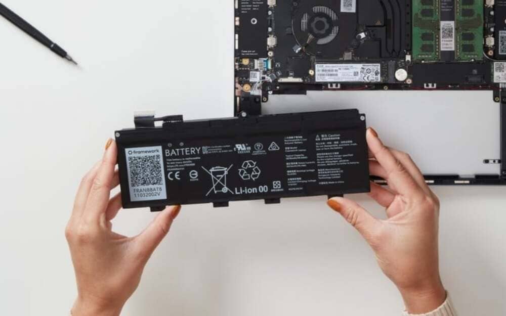 1. Khi Nào Bạn Cần Thay Pin Laptop Ngay Lập Tức?